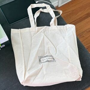 Gucci Natural Canvas Logo Tote in CreamBRAND NEW !!priced to sell